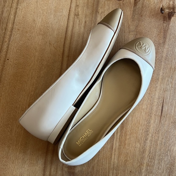 Micheael Kors  100% leather Ballerina - Picture 3 of 4